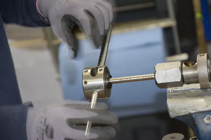 人，车削，灰色，钢制手动工具，灰色，钢制，手动工具，工具