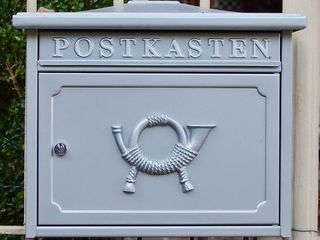 奥地利，通讯，白天，文字，无人，西文剧本，金属，特写