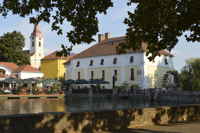 tapolca，mill pond，hotel gabriella，church，building exterior，Build structure，architecture，tree