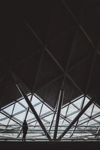 剪影照片，人物，内部，塔楼，建筑，建筑，结构，设施