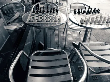 街道,桌子,排,椅子,黑白,棋子,棋盘,空 街道,桌子,排,椅子,黑白,棋子,棋盘,空