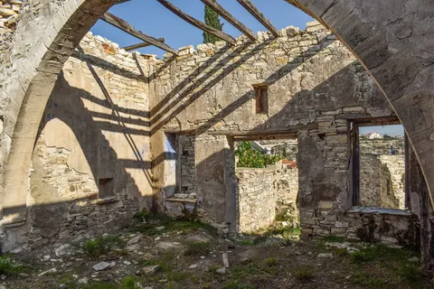 灰色混凝土墙,建筑,旧,石头,建筑,损坏,风化,老化 灰色混凝土墙,建筑,旧,石头,建筑,损坏,风化,老化