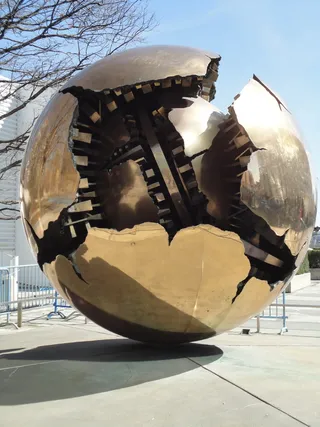 纪念碑，球体，联合国，纽约，阳光，白天，自然，天空