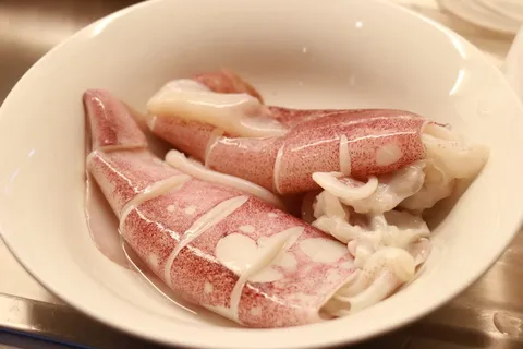 鱿鱼上碗,食品,海鲜,鱿鱼,生食,食品和饮料,特写,肉 鱿鱼上碗,食品,海鲜,鱿鱼,生食,食品和饮料,特写,肉