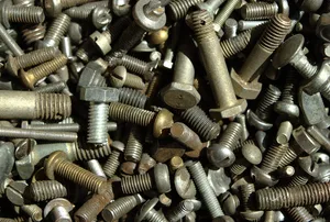 bunch、gray、bolts、old、screw、很多、building、the background