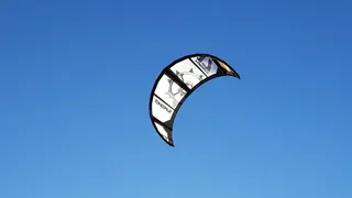 风筝冲浪，杰克逊维尔，佛罗里达州，晴空，蓝色，天空，复制空间，低角度视图