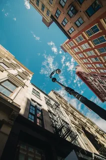 建筑物的低角度摄影 建筑物的低角度摄影