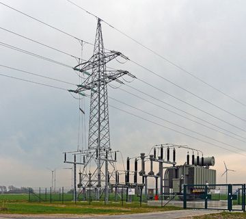 变压器塔，绿色，草地，高压，馈电，变流器，windstrom，110kv