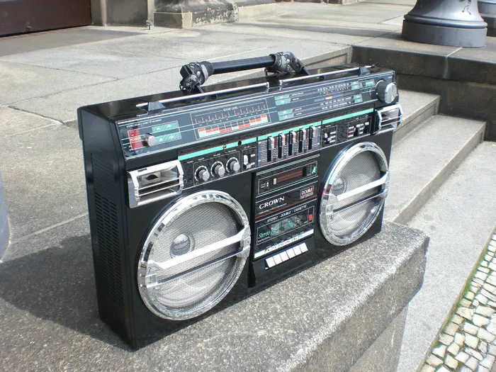 黑色、灰色、户外、贫民窟爆炸机、Boombox、老式、无线电录音机、模拟