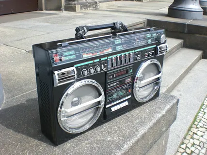 黑色、灰色、户外、贫民窟爆炸机、Boombox、老式、无线电录音机、模拟 黑色、灰色、户外、贫民窟爆炸机、Boombox、老式、无线电录音机、模拟
