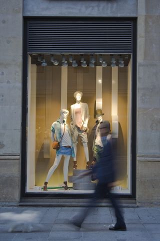 时尚、狗、步行、步行、全长、模糊运动、建筑、女性