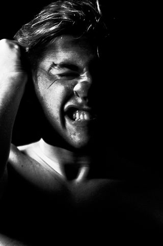 头像，一人，肖像，情感，室内，儿童，特写，男性