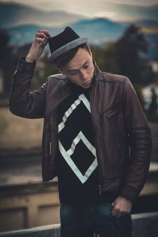 阿尔及利亚，blida，优雅，心情，一个人，真人，正面视图，关注前景