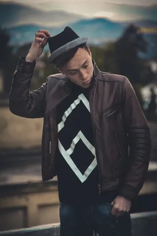 阿尔及利亚，blida，优雅，心情，一个人，真人，正面视图，关注前景