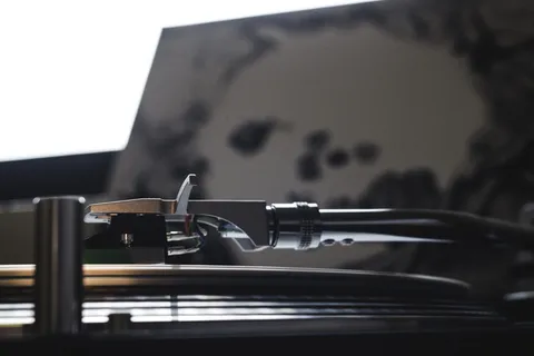 灰黑转盘特写照片