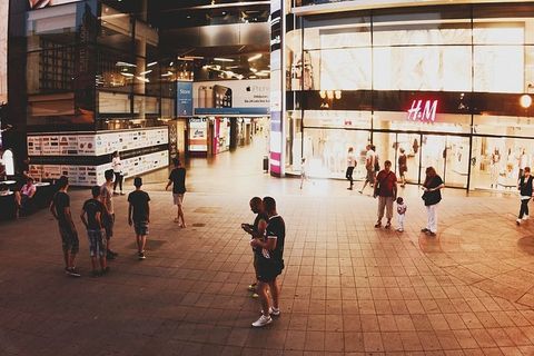 城市，萨格勒布，克罗地亚，购物，购物中心，购物中心，人，人行道