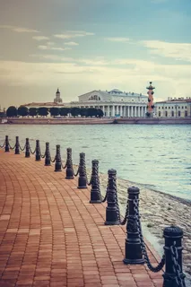 海、风景、天空、地标、建筑、建筑、铁丝网围栏、日光