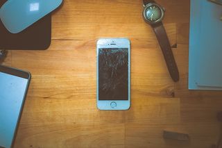 坏了，苹果手机，iphone，5s，iphone 5s，坏了的手机，碎了的手机，屏幕