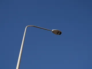 蓝色，天空，灯柱，街道，路灯，复制空间，无人，晴朗的天空