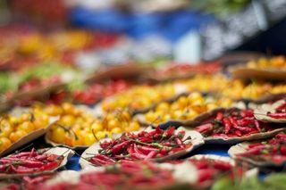 一串辣椒的选择性聚焦摄影