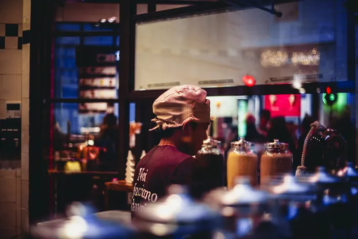 男式栗色圆领衬衫