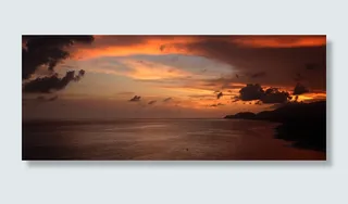 黄金时段平静的水体