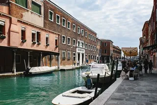 美丽多彩的意大利穆拉诺岛