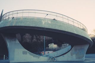 摄影，圆形，灰色，桥梁，混凝土，建筑，黑色，金属