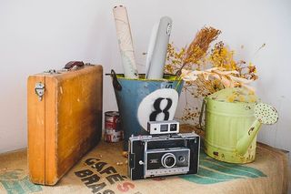 黑桥相机，相机，电子产品，木材，皮带，数码相机，货架，液晶显示屏