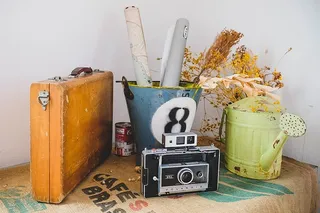 黑桥相机，相机，电子产品，木材，皮带，数码相机，货架，液晶显示屏