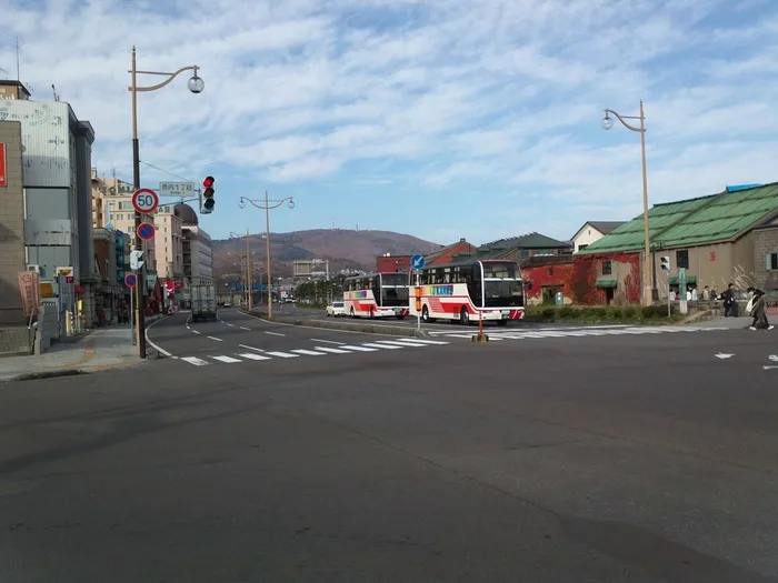 道路、十字路口、北海道、小樽、交通、街道、城市、天空