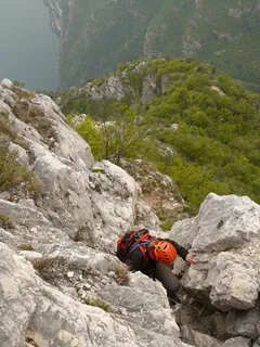 攀岩,garda,岩石碰撞,岩石边缘,垂直,陡峭,sentiero fausto susatti,bergtour 攀岩,garda,岩石碰撞,岩石边缘,垂直,陡峭,sentiero fausto susatti,bergtour