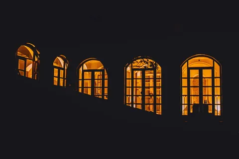 大门、小径、走道、艺术、窗户、轮廓、走廊、建筑