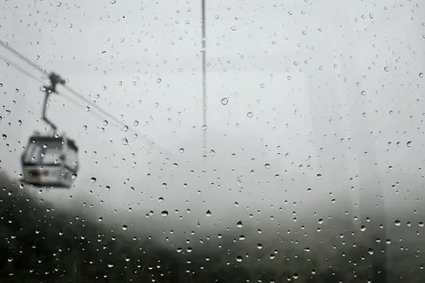 价格不菲的珍珠、壁纸、湿的、抽象的、水滴的、雨水的、水的、玻璃材质的 价格不菲的珍珠、壁纸、湿的、抽象的、水滴的、雨水的、水的、玻璃材质的