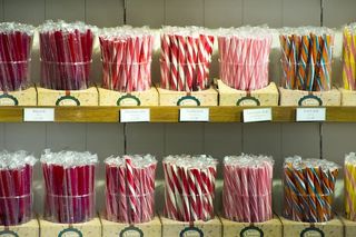 糖果、粉色、糖果、商店、零售店、大量物品、成排、悬挂