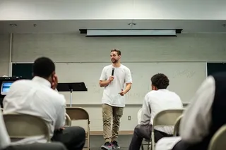 美国，底特律，基石学校协会，男性，人群，真人，站立，成人