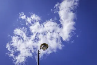 地球的大气，蓝色，明亮，平静，云，白天，天空，街灯