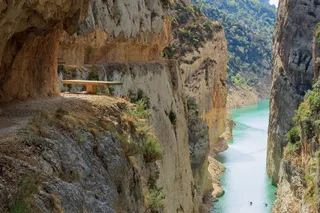 比利牛斯山、森林、绿水、徒步旅行、户外、自然、山脉、树木