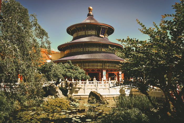 棕色，黑色，寺庙，绿色，树木，清澈，蓝色，天空