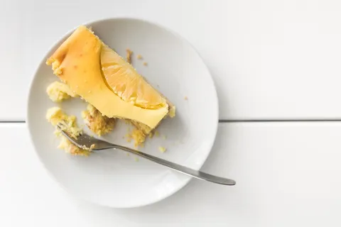蛋糕,盘子,旁边,叉子,奶酪,芝士蛋糕,黄色,白色 蛋糕,盘子,旁边,叉子,奶酪,芝士蛋糕,黄色,白色