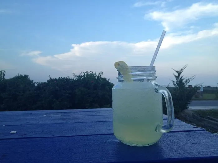 美国，韦斯特波特，鸡尾酒，饮料，柠檬，海滩，云天，喝稻草
