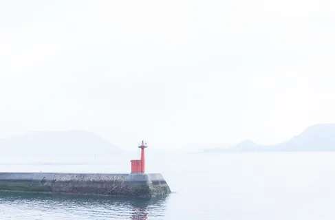 水体、建筑、建筑、塔楼、户外、灯塔、灯塔、自然 水体、建筑、建筑、塔楼、户外、灯塔、灯塔、自然