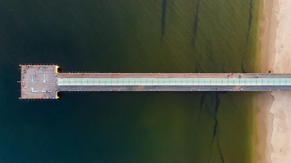 英国，伯恩茅斯，博斯科姆贝长廊，水，海，海岸，海滩，高地