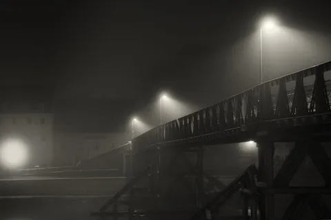 雾,夜晚,黑暗,神秘,雾,城市,天气,情绪 雾,夜晚,黑暗,神秘,雾,城市,天气,情绪