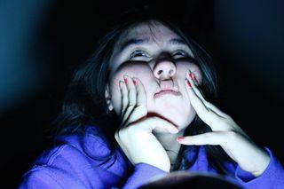 脸，女孩，收紧，脸颊，恐惧，黑色背景，头像，女性