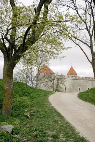 Kuressaare城堡，萨雷马，爱沙尼亚，旅游地点，教堂，建筑，历史，树木