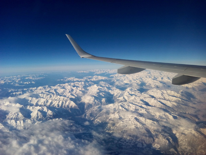 飞机窗口摄影，飞机机翼，飞机，山，飞机，高，天空，旅行