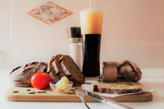 餐，餐间小吃，黄疸，啤酒，面包，黑啤酒，小吃休息，休息时间