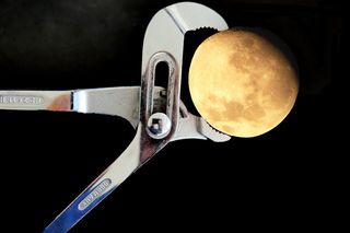 月亮，渐弱的月亮，月亮，德雷维尔·特蒙德，剪影，天空，黑暗，夜晚