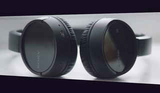 黑色索尼无绳耳机